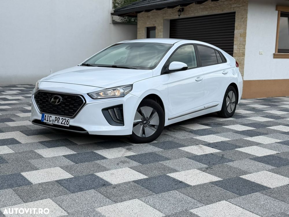 Hyundai IONIQ - 16