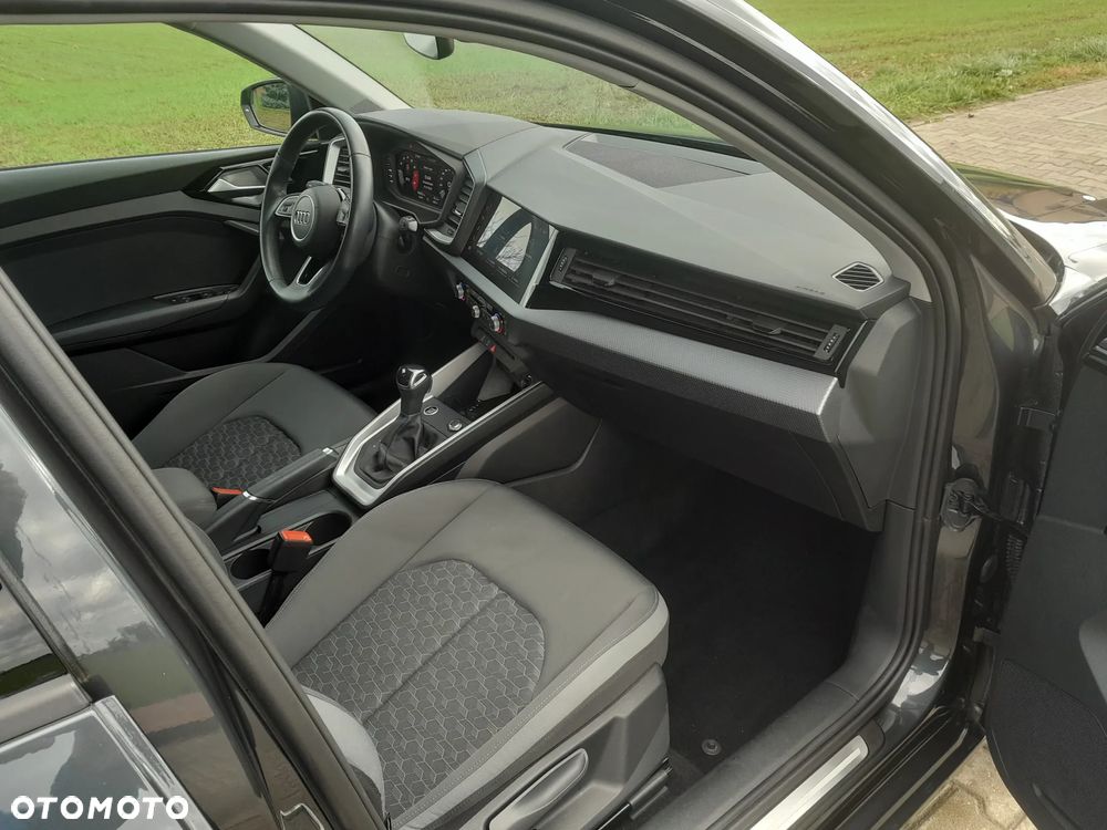 Audi A1 Sportback 25 TFSI S tronic - 10