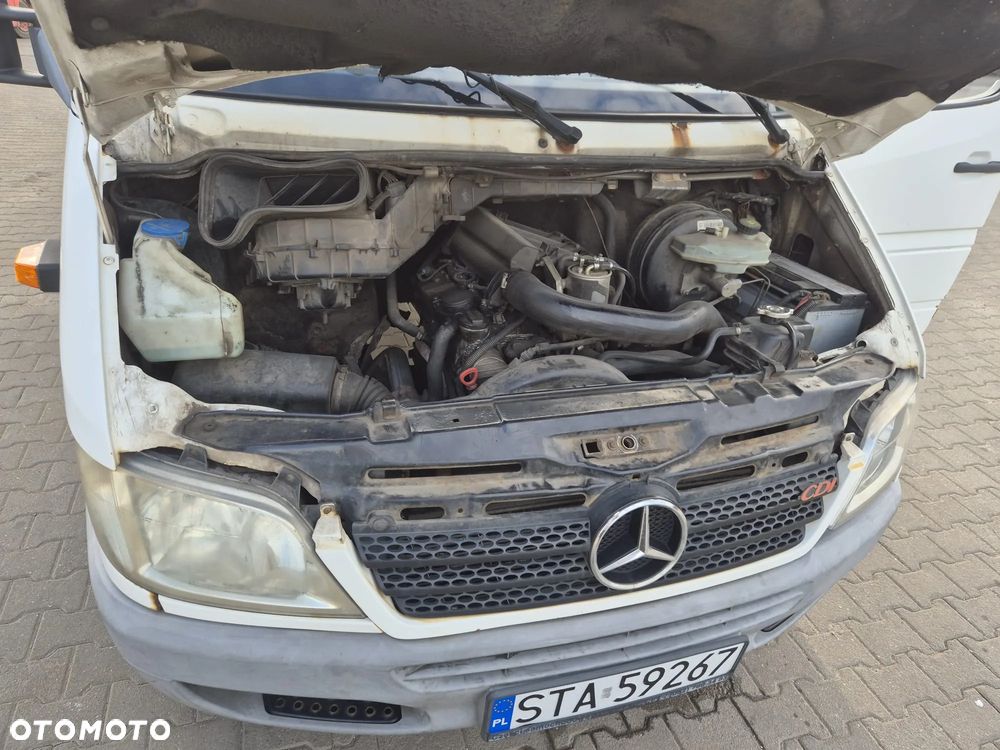Mercedes-Benz Sprinter 413 - 19