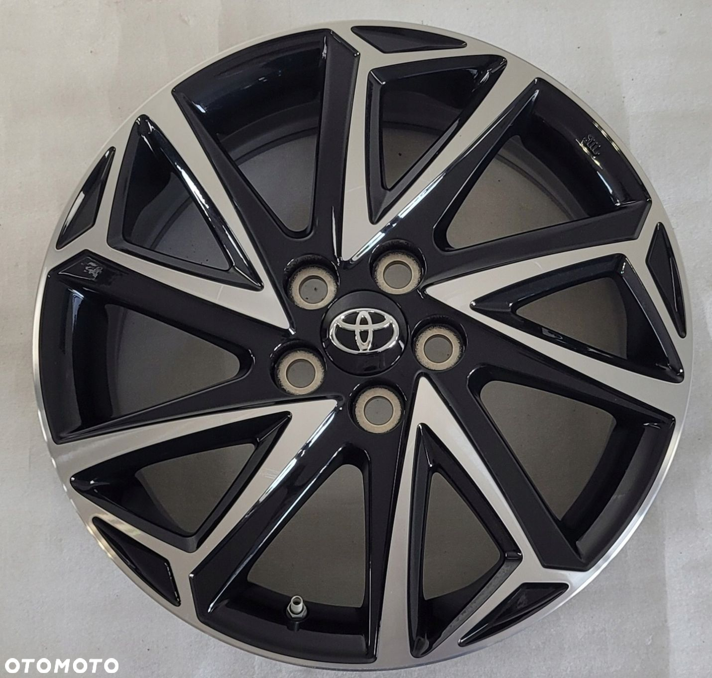 FELGI TOYOTA YARIS IV 6x16 16 ET50 5X100 54,1 PW457-00004 - 2