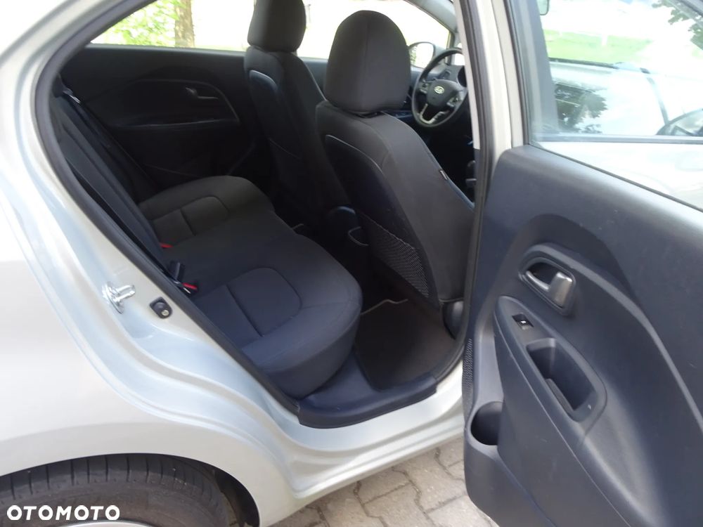 Kia Rio 1.1 crdi L - 19