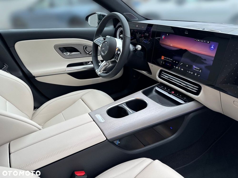Mercedes-Benz CLA - 13