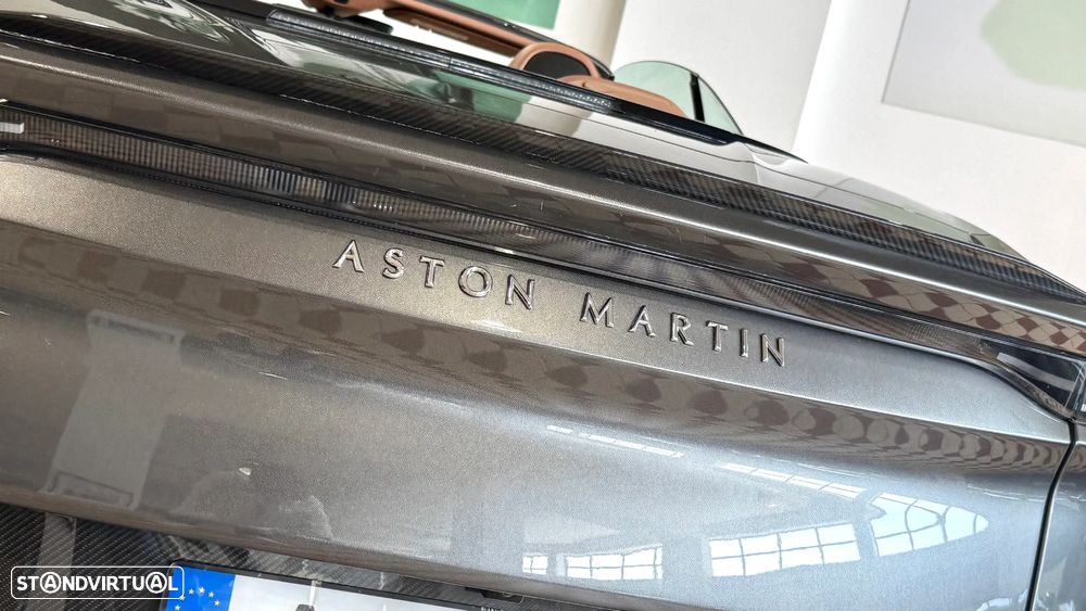 Aston Martin DBS Volante Superleggera - 16
