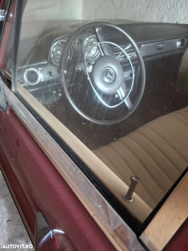 Mercedes-Benz W115 - 1