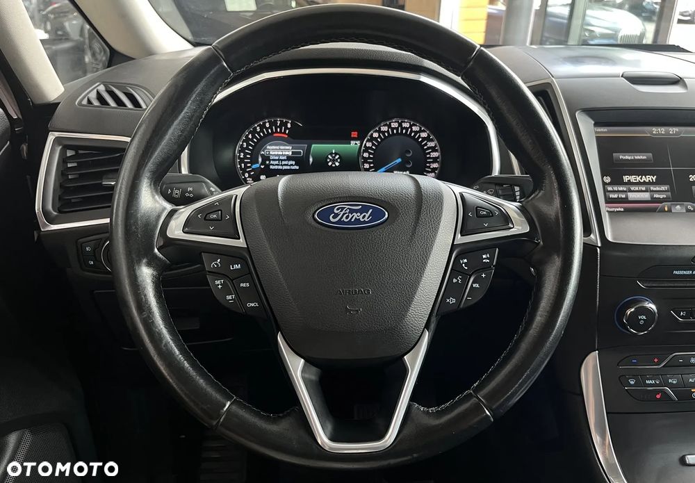 Ford S-Max - 13