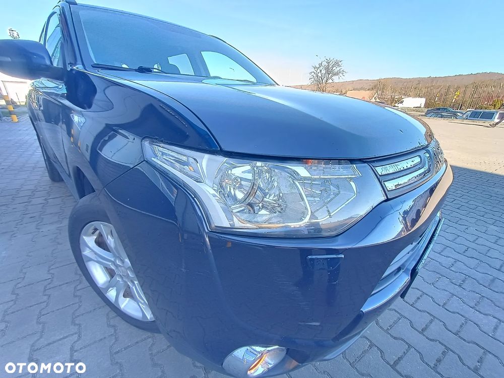 Mitsubishi Outlander 2.2 DI-D 4WD Automatik Instyle - 26