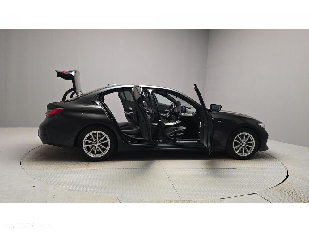 BMW Seria 3 320d xDrive mHEV M Sport - 13