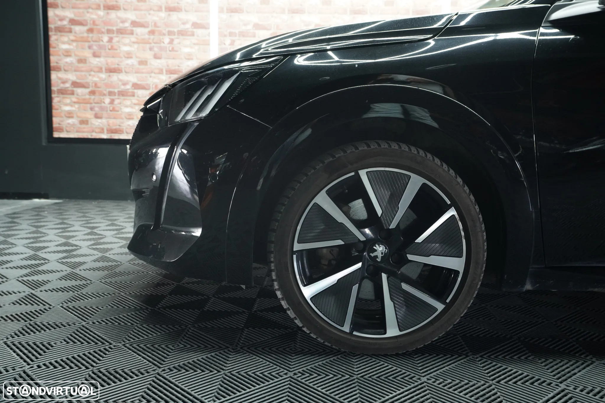 Peugeot e-208 GT Pack - 9