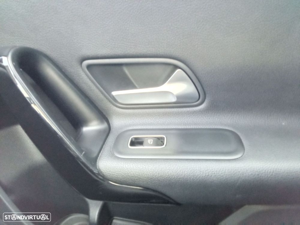 Mercedes-Benz A 180 d Style Plus Aut. - 33