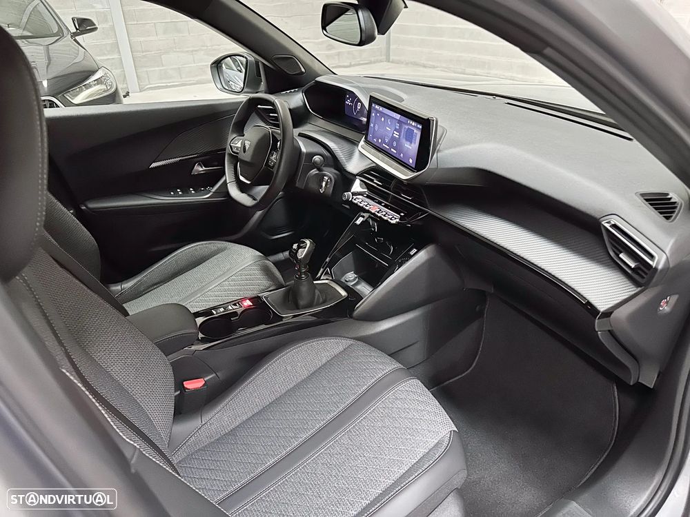 Peugeot 2008 1.2 PureTech Allure - 10