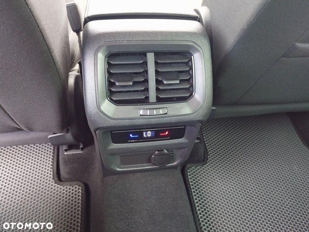 Volkswagen Tiguan - 14
