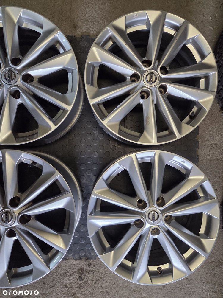 Felgi Aluminiowe 5x114,3 7Jx17 ET40 Qashqai X-Trail Townstar - 4