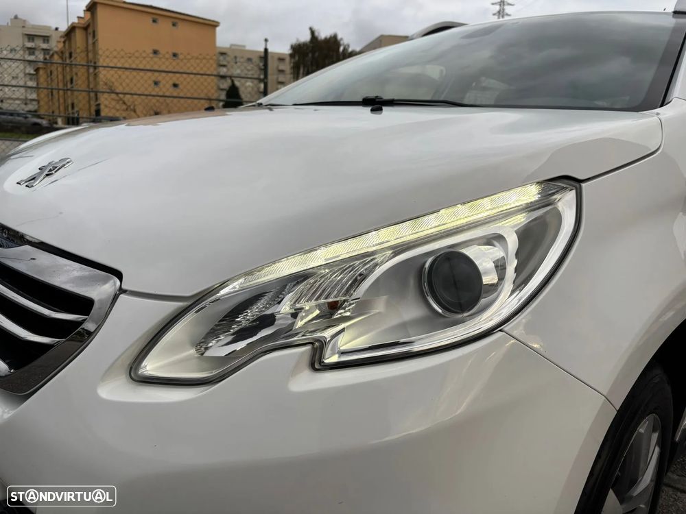 Peugeot 2008 1.2 PureTech Allure - 38