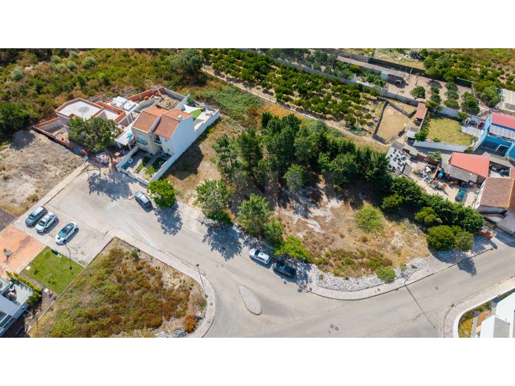 Lote urbano com 323m², para venda, em Torres Vedras - Grande imagem: 5/15