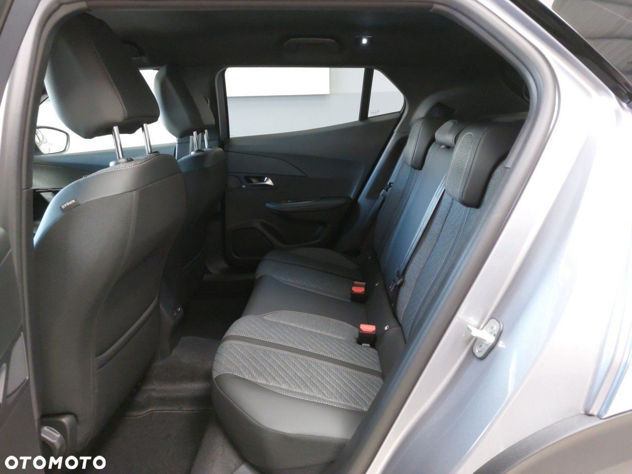 Peugeot 2008 - 11