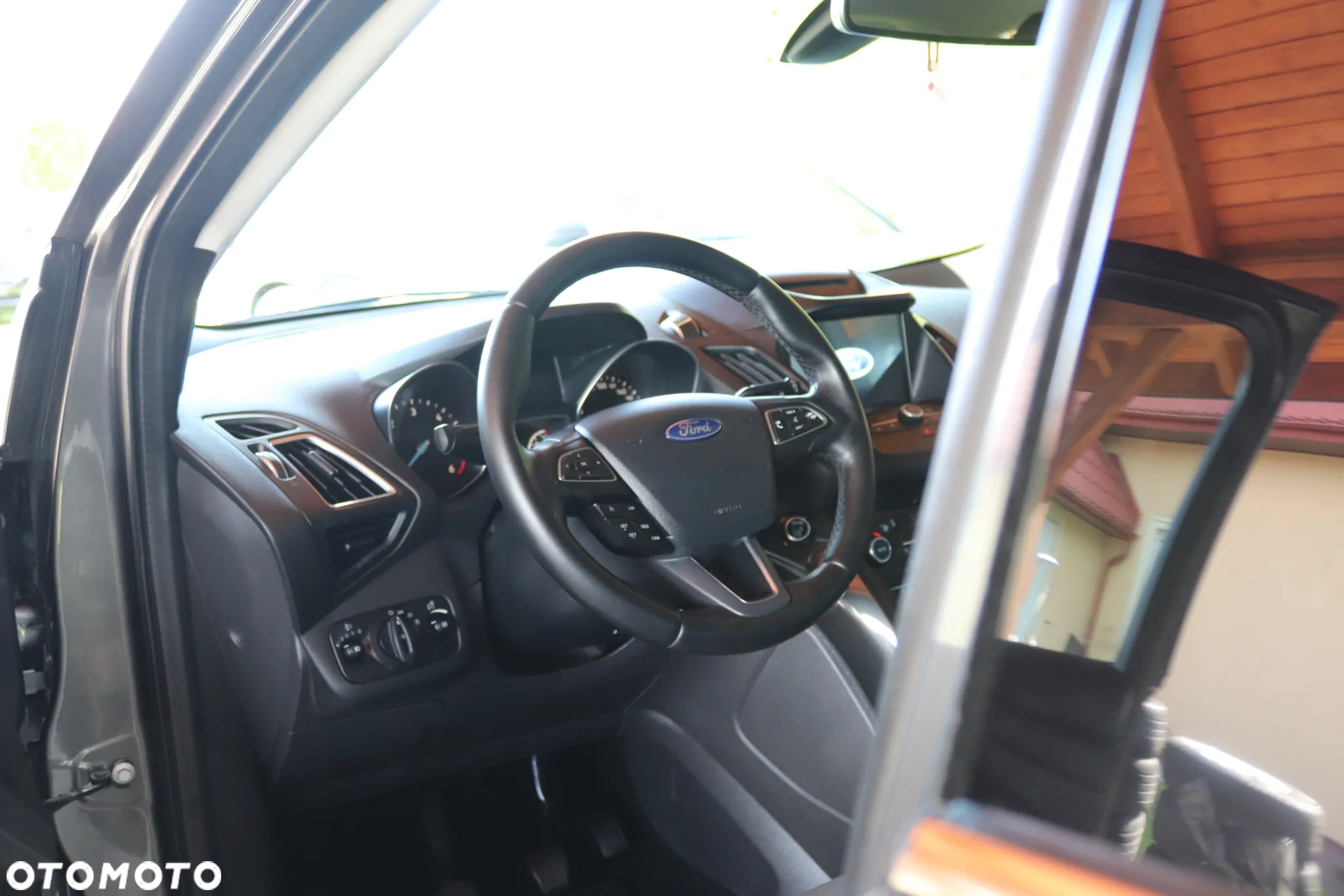 Ford Kuga 2.0 TDCi 2x4 Business Edition - 35