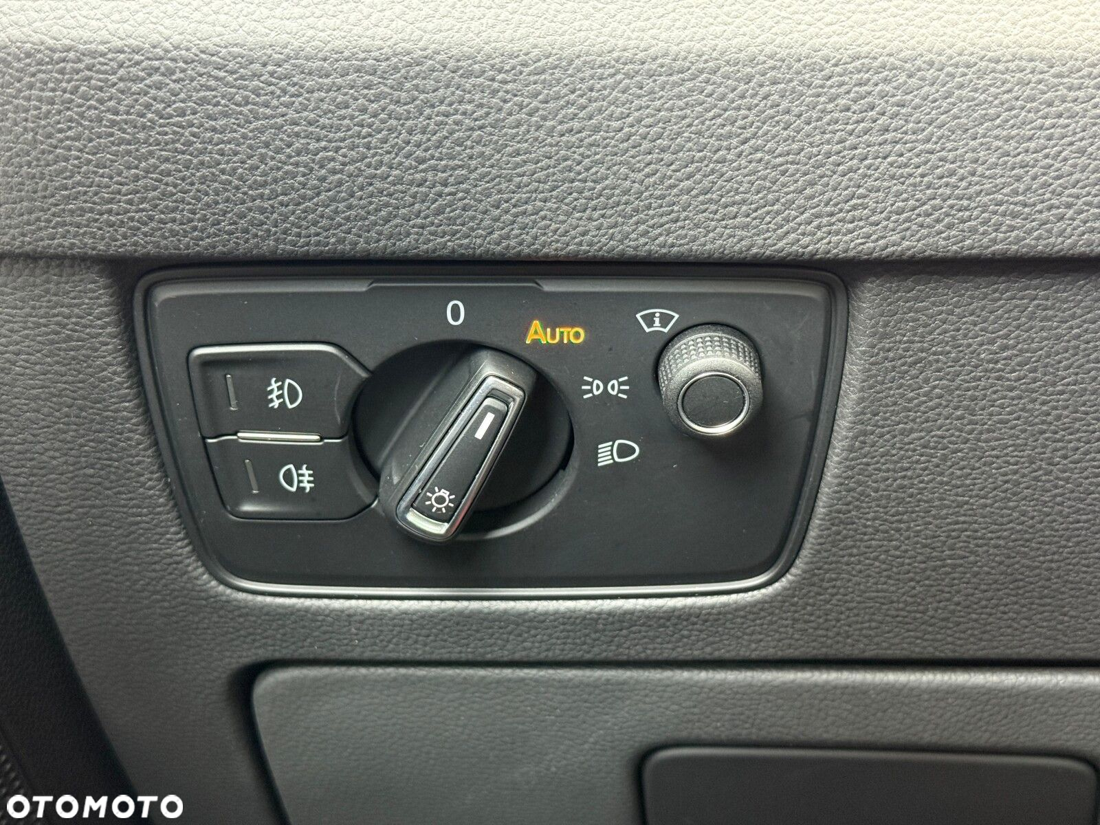 Volkswagen Passat 2.0 TSI Business DSG - 28
