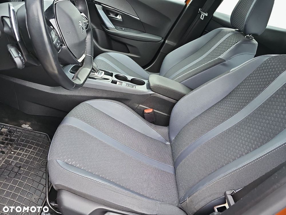 Peugeot 2008 - 10