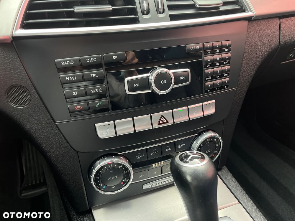 Mercedes-Benz Klasa C 250 (BlueEFFICIENCY) 7G-TRONIC Avantgarde - 15