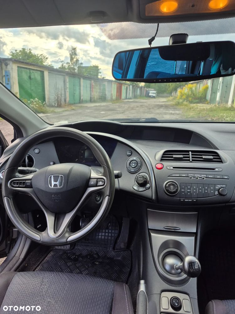 Honda Civic 1.8 Comfort - 11