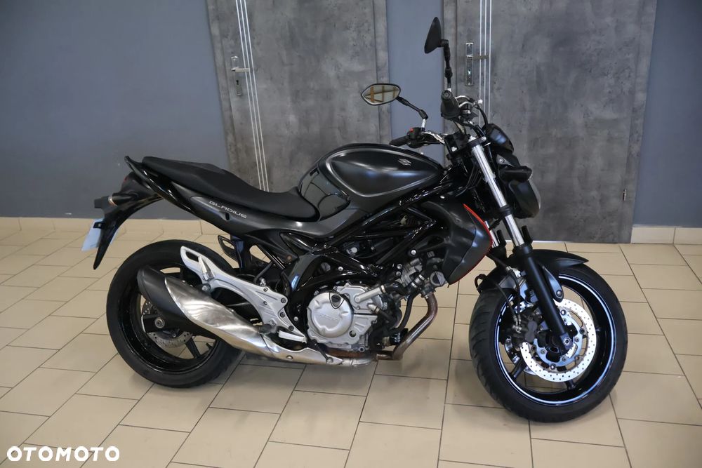 Suzuki Gladius - 9