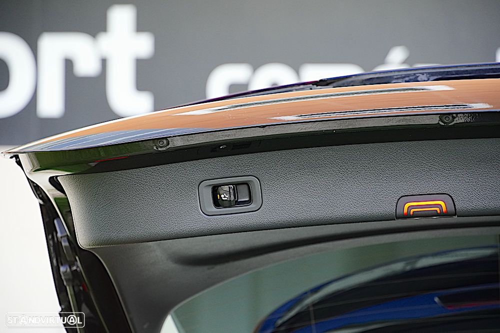 Mercedes-Benz GLC 300 e 4Matic 9G-TRONIC Edition AMG Line - 20