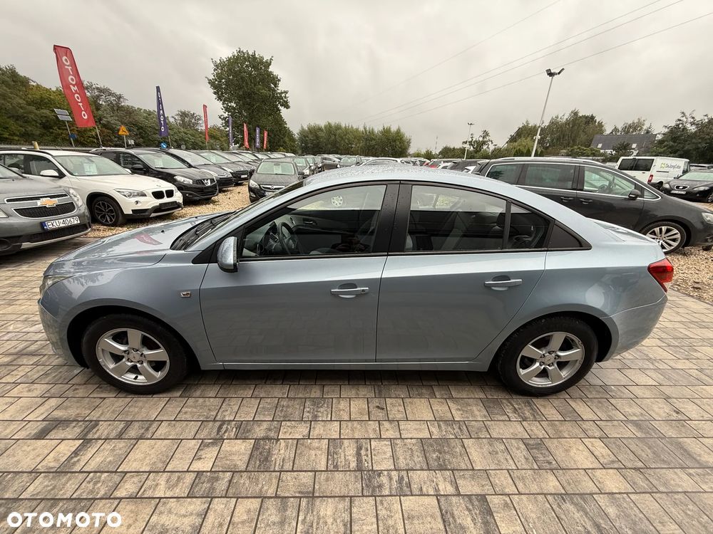 Chevrolet Cruze 1.6 LS - 26