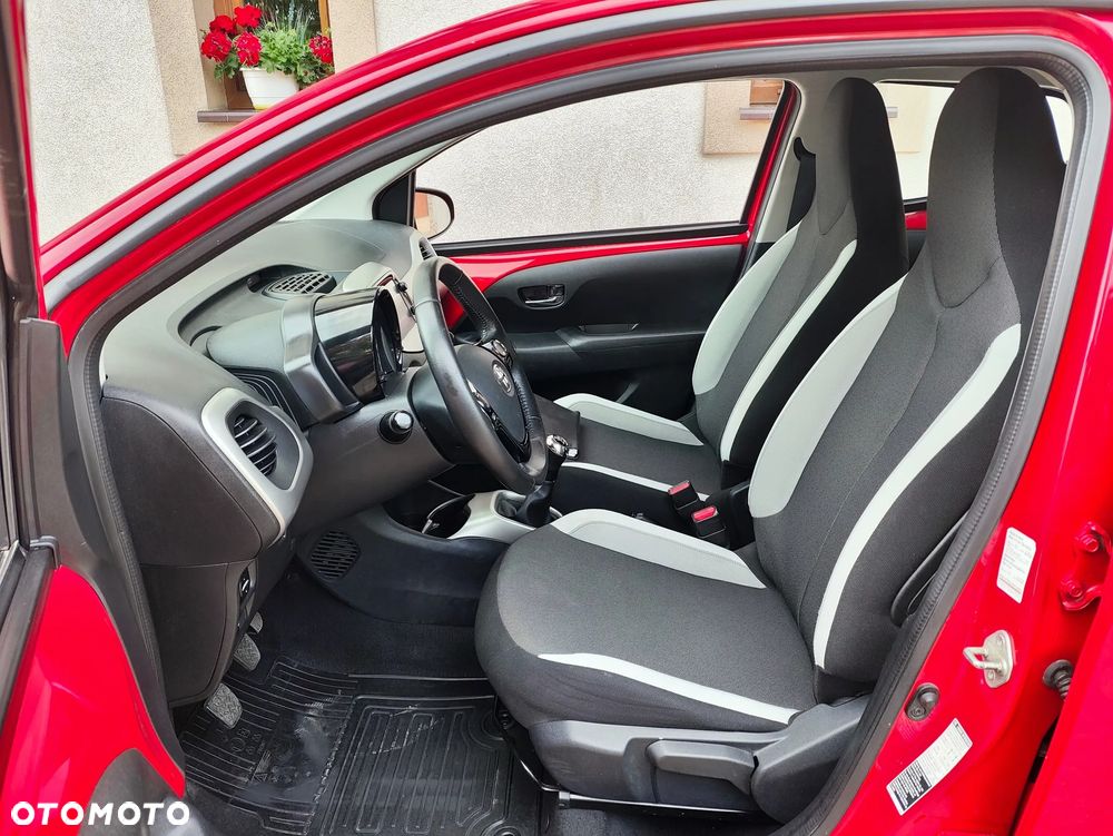 Toyota Aygo x-wave - 7
