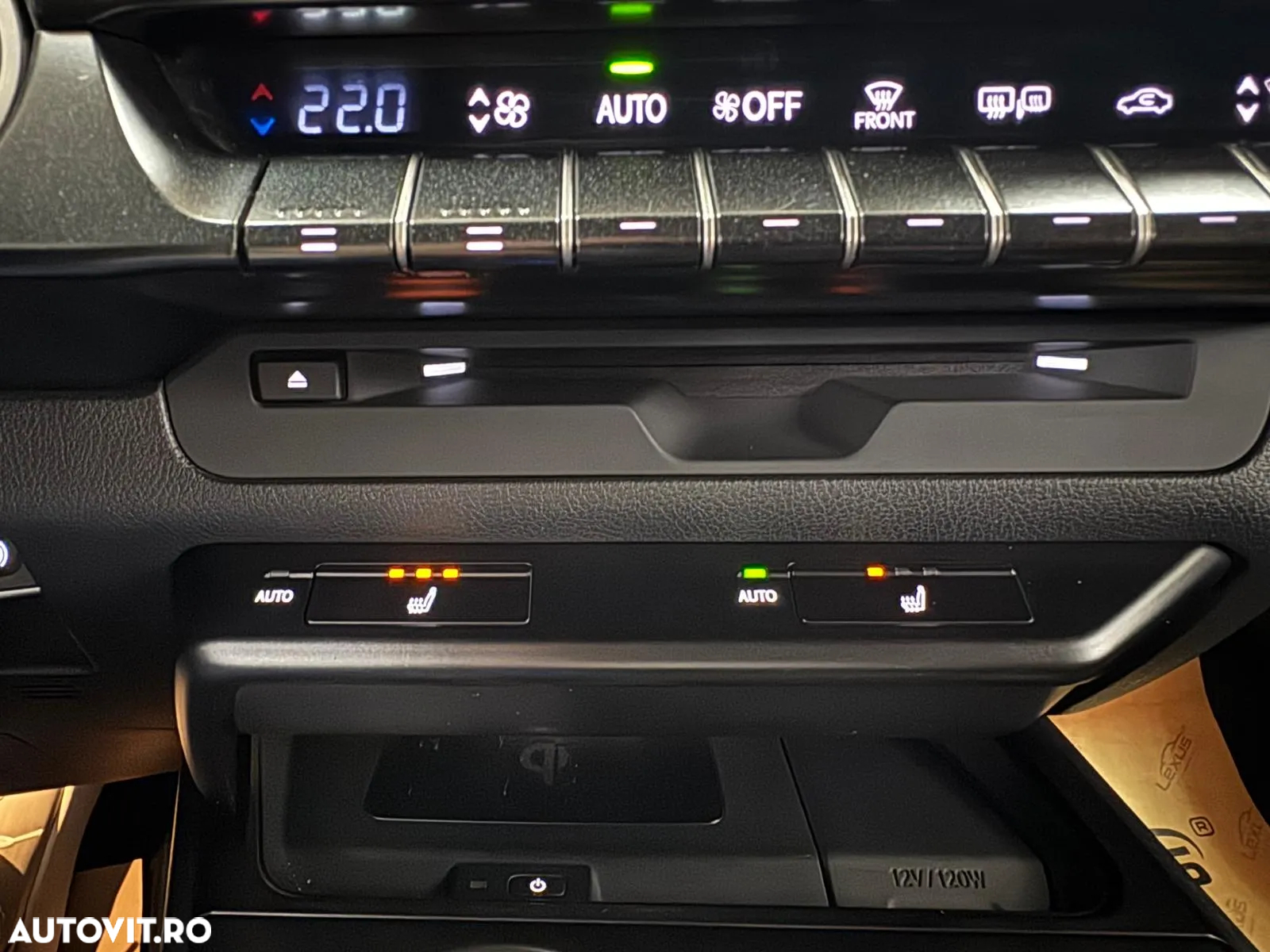 Lexus UX 250h 2.0L HEV 20H- (178 HP) 4X4 CVT Special Edition - 31