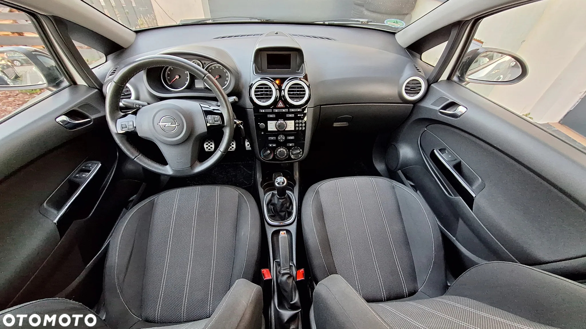 Opel Corsa 1.4 16V Sport - 17