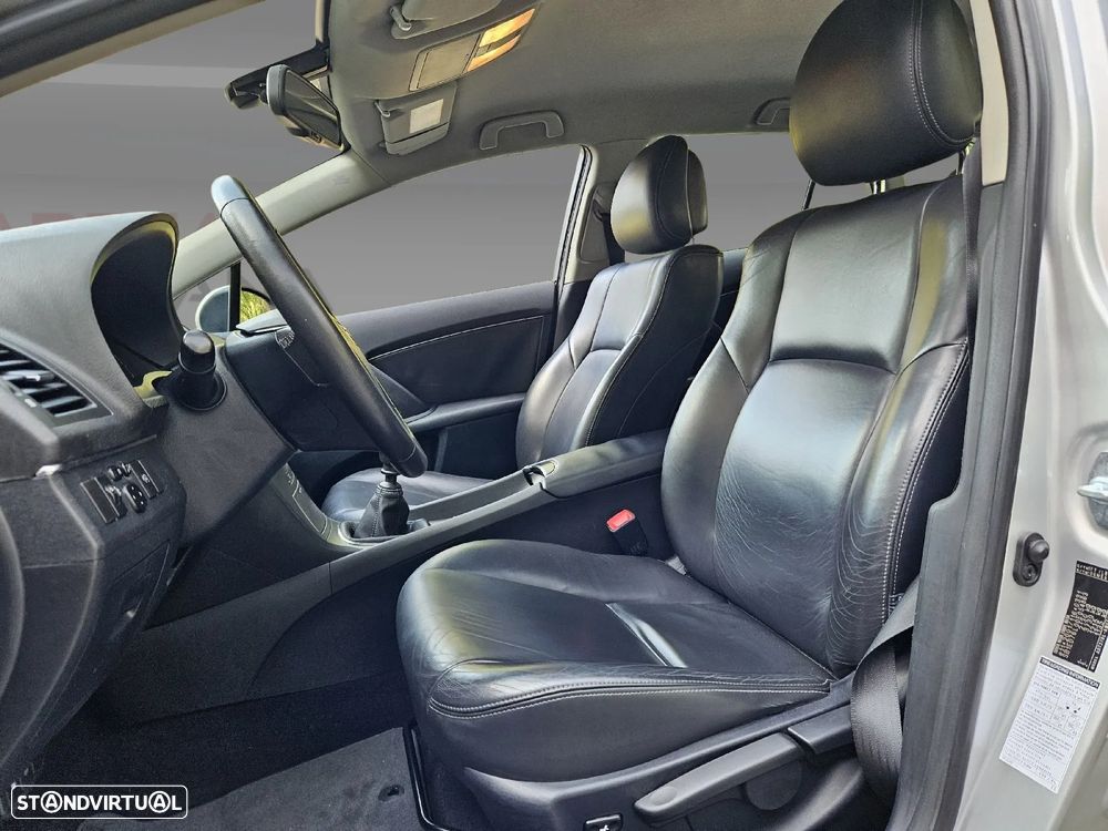 Toyota Avensis SW 2.0 D-4D Exclusive +Pele+GPS - 11