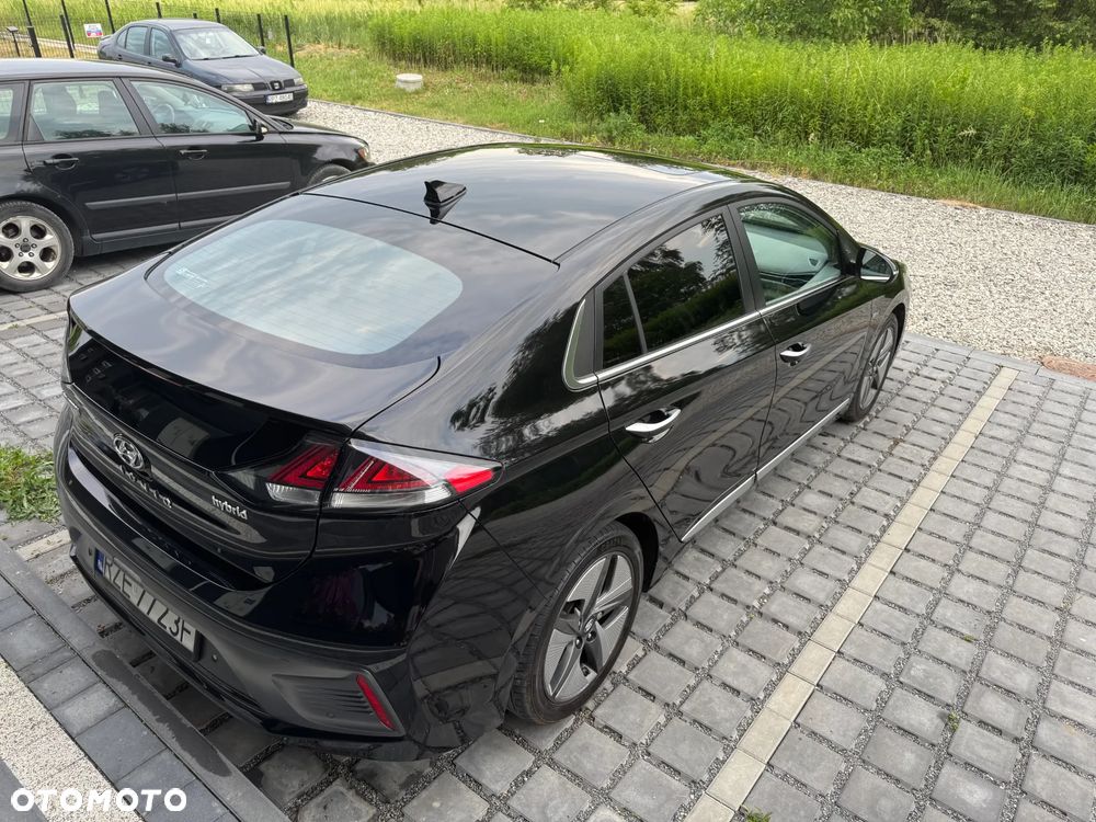 Hyundai IONIQ Hybrid Platinum - 5