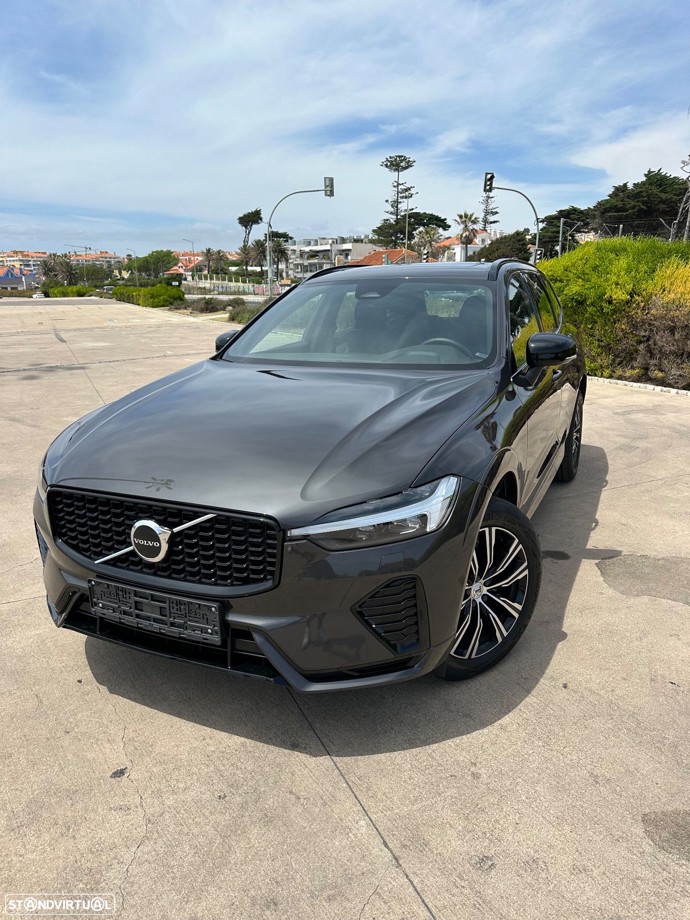 Volvo XC 60 2.0 B4 R-Design Geartronic - 1