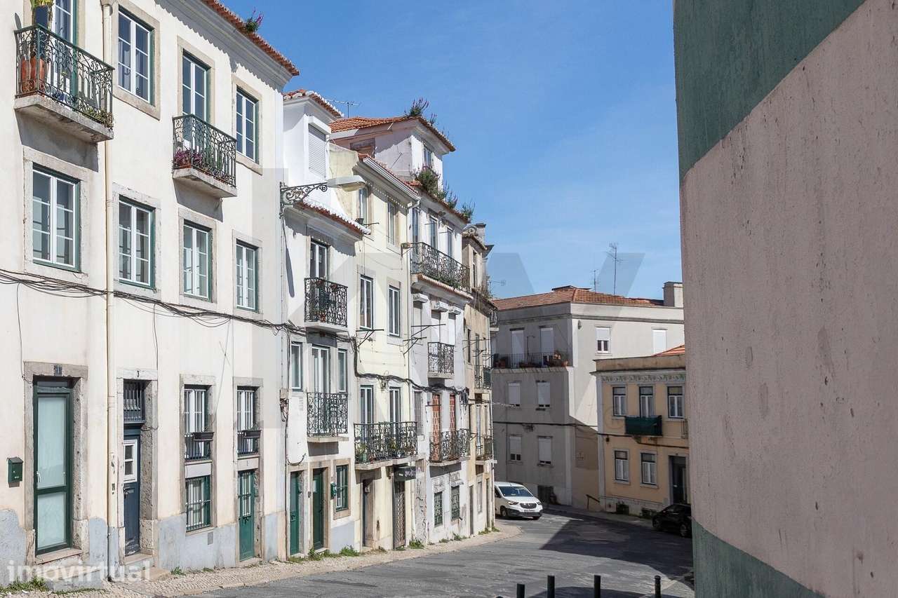 Prédio para reabilitação junto ao Miradouro da Graça | Elevado pote - Grande imagem: 4/20