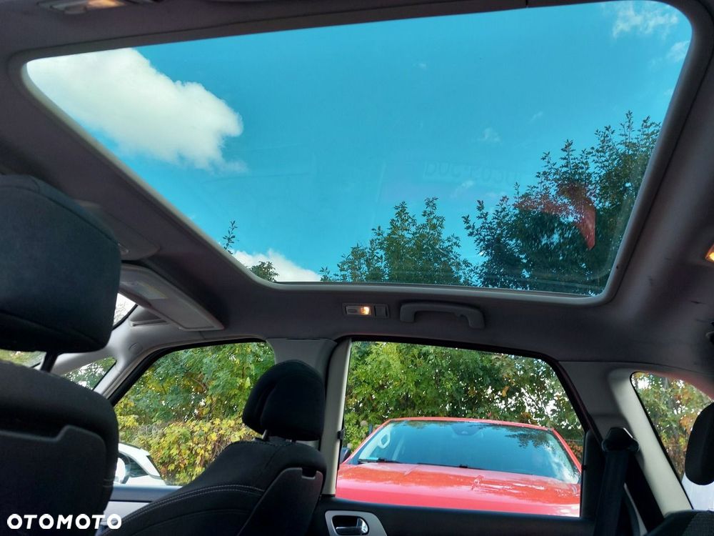 Citroën C4 Picasso - 25