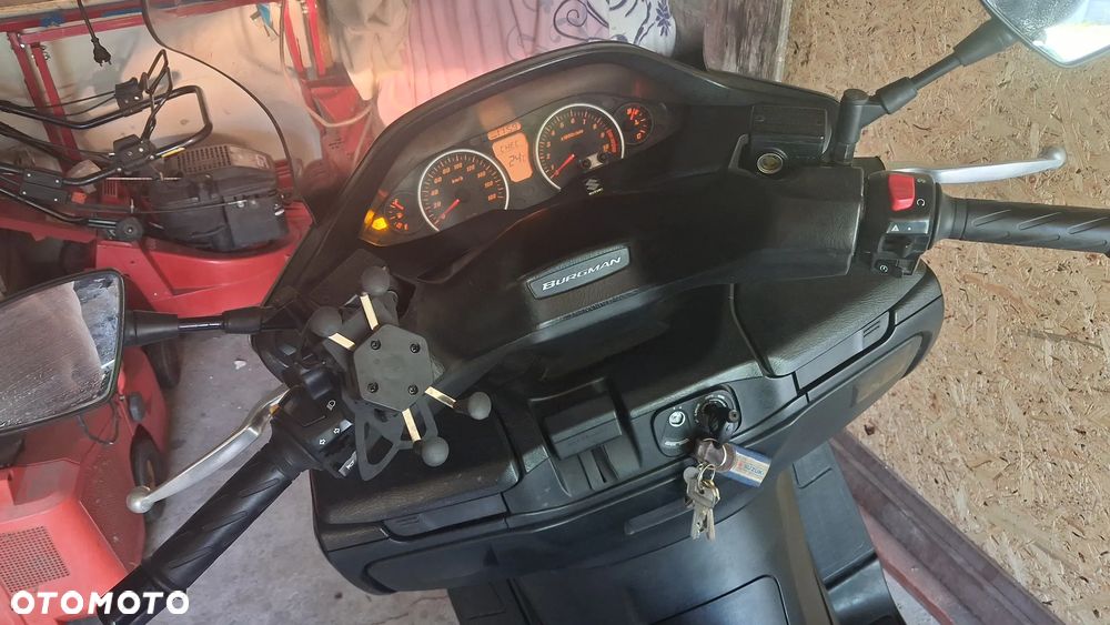 Suzuki Burgman - 12