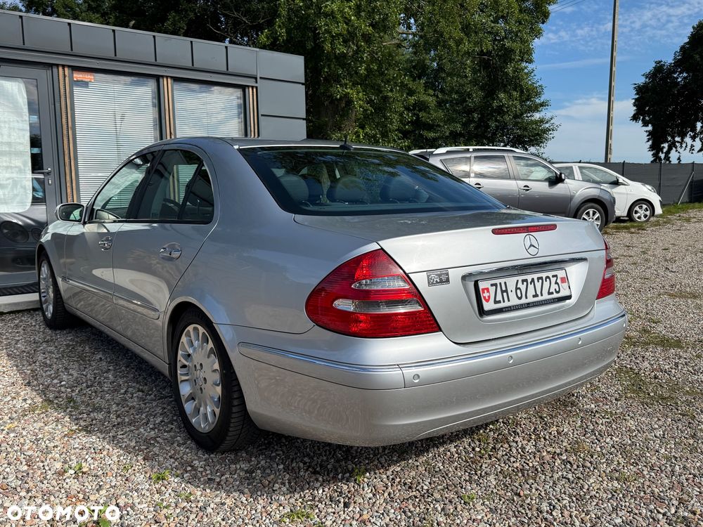 Mercedes-Benz Klasa E 500 7G-TRONIC Elegance - 16
