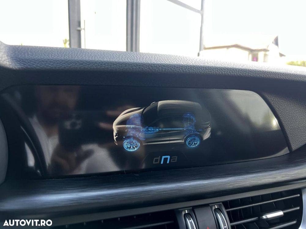 Alfa Romeo Stelvio - 29