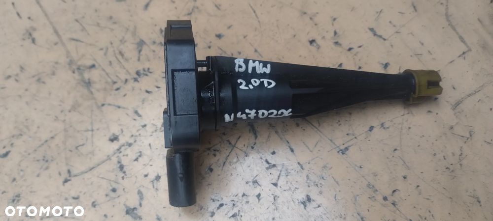 BMW E60 e90 2,0d F10 F11 F30 X1 N47D20C czujnik poziomu oleju 8608781 - 1