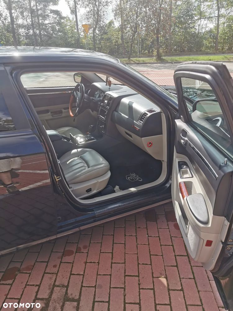 Chrysler 300C 5.7 V8 Hemi AWD - 9