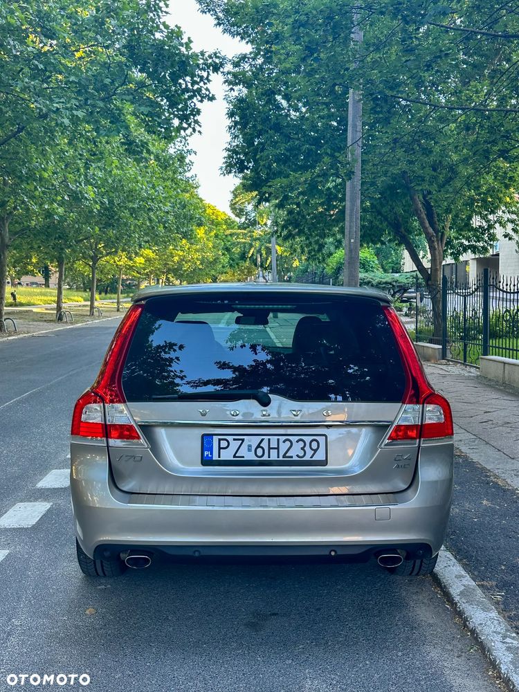 Volvo V70 D5 AWD Summum - 6