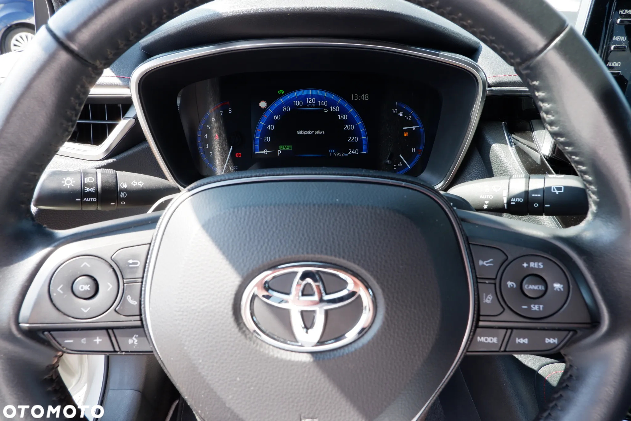 Toyota Corolla 2.0 Hybrid Executive - 16