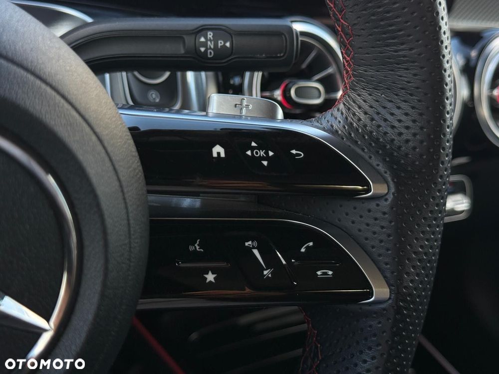 Mercedes-Benz GLB 200 AMG Line 7G-DCT - 19