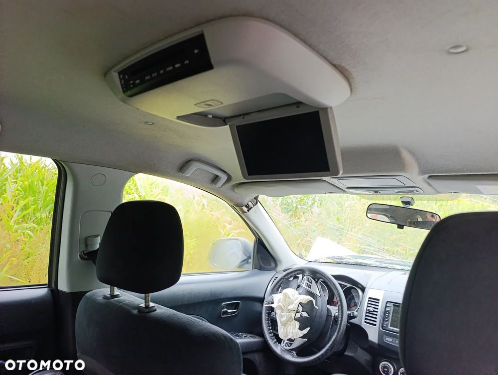 Mitsubishi Outlander - 8