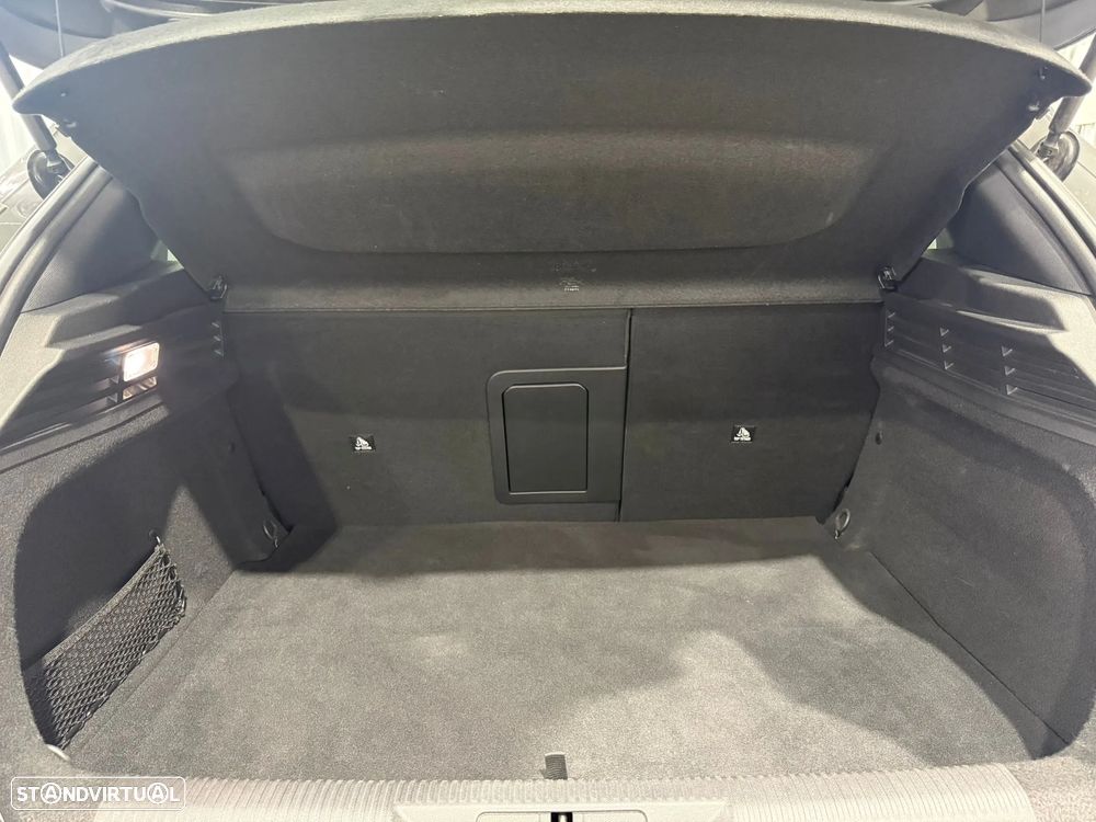 Peugeot 308 1.6 Hybrid GT Pack e-EAT8 - 33