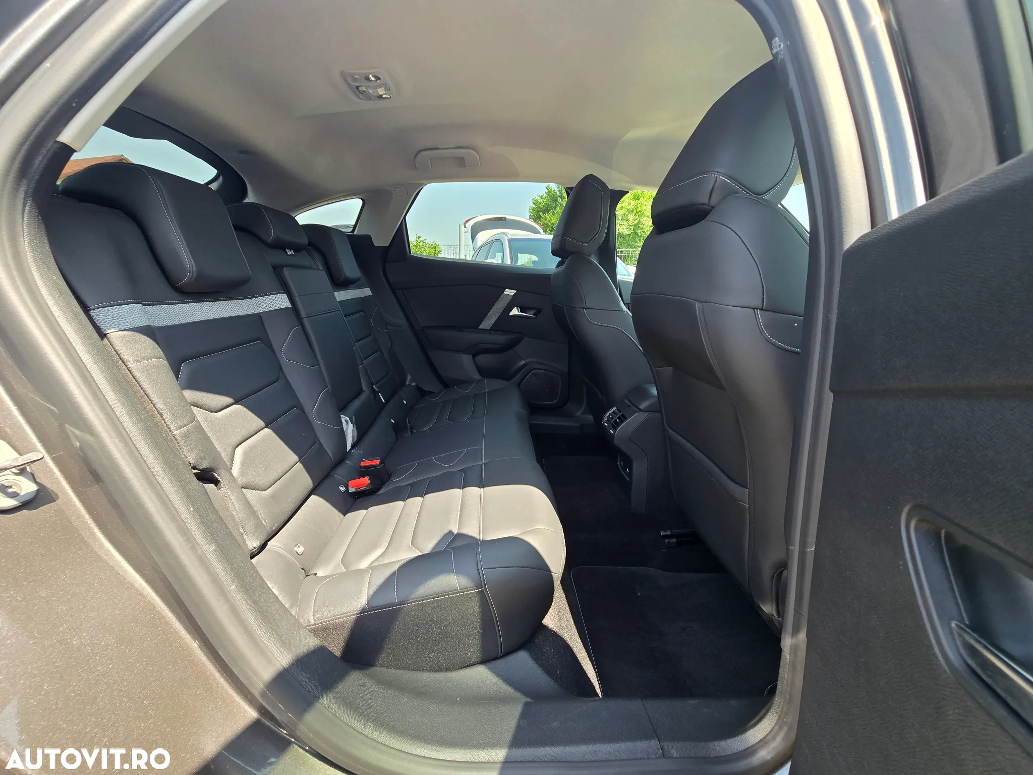 Citroën C4 BlueHDi 130 Stop&Start EAT8 SHINE - 5