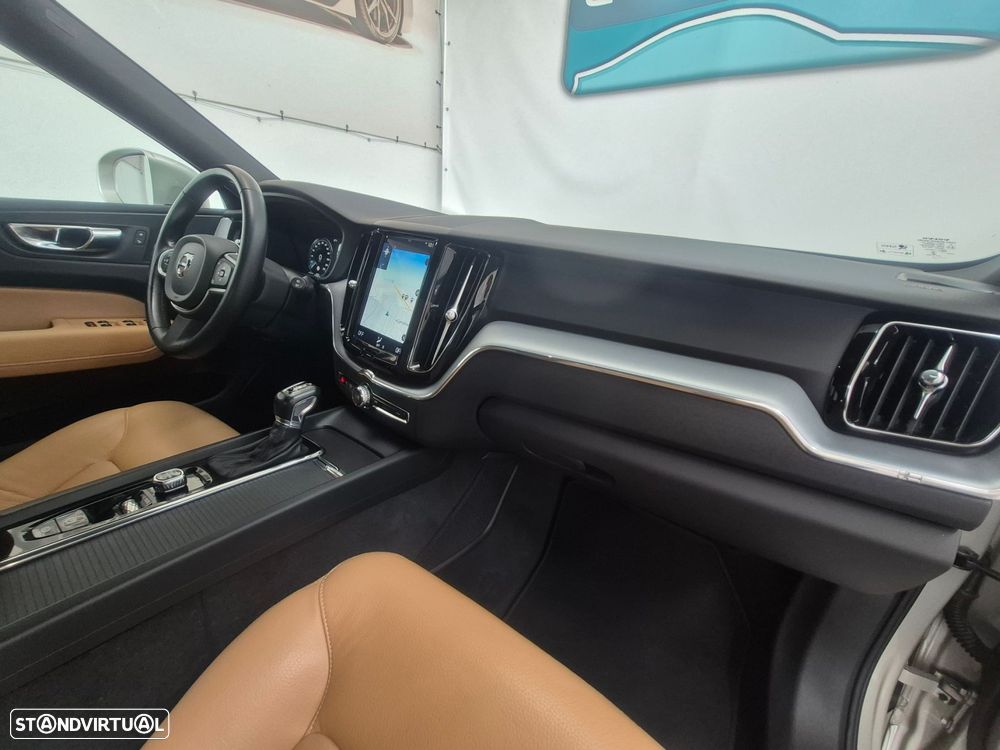 Volvo XC 60 2.0 D4 Momentum Plus Geartronic - 25