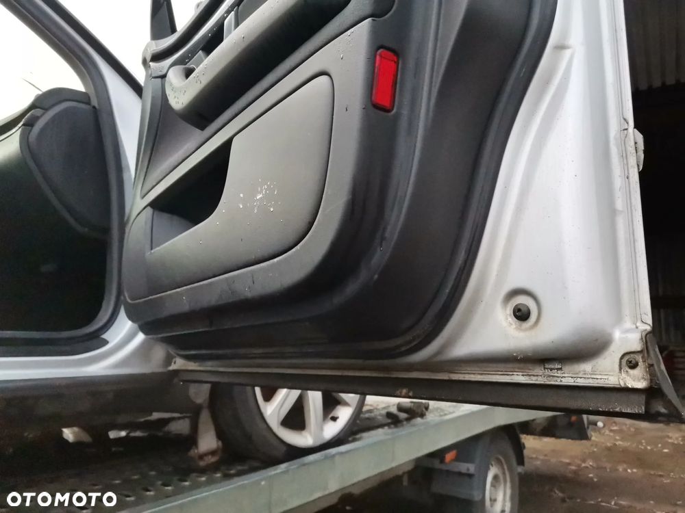 Drzwi Prawe  tył AUDI A4 B6 Sedan Kod lak LY7W 00-04 - 5