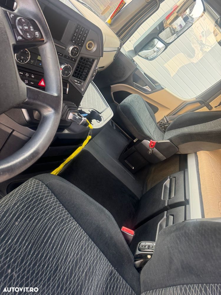 Mercedes-Benz Actros - 9