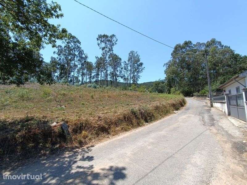 Terreno 1.800 m² com projecto aprovado - Grande imagem: 2/4